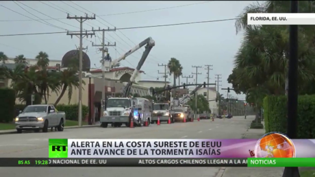 Crece la preocupación en la costa sureste de EE.UU. ante el avance de la tormenta Isaías