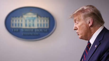 Trump califica de "ataque" la explosión en la capital libanesa