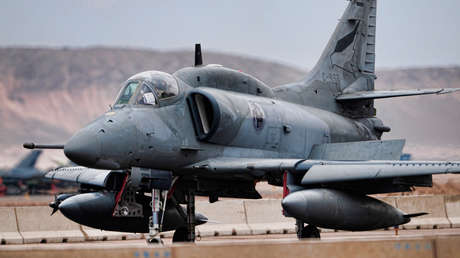 Un cazabombardero de la Fuerza Aérea Argentina se estrella durante un adiestramiento