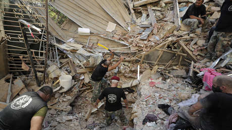 VIDEO: Encuentran viva a una niña en Beirut tras pasar 24 horas bajo los escombros