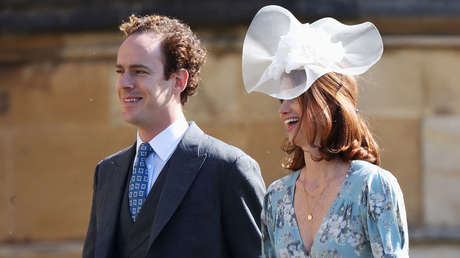 El príncipe Enrique 'castigó' a su mejor amigo por aconsejarle sobre Meghan Markle, revela un libro sobre los  duques de Sussex