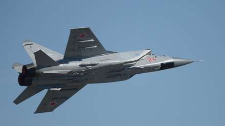 Tres cazas rusos interceptan un dron estadounidense sobre el mar de Chukotka