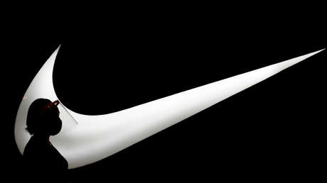 Nike calló el despido de un empleado acusado de grabar en secreto a unos 50 de sus compañeros en el baño