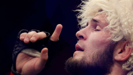 El campeón de la UFC Khabib Nurmagomédov reconoce que tiene "muchas debilidades" y que solo puede hacer 12 dominadas