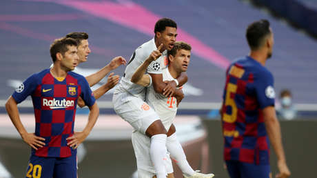 El Barça recibe ocho goles por primera vez en 74 años y la Red no tarda en burlarse de la defensa azulgrana