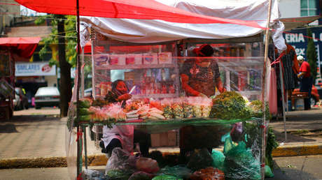 La añeja (e inútil) batalla para reordenar y controlar a millones de vendedores ambulantes de la Ciudad de México