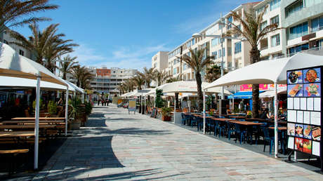 Al menos 95 positivos por сovid-19 en un balneario naturista de Francia