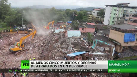 Un edificio residencial se derrumba en la India dejando un saldo de al menos 13 muertos