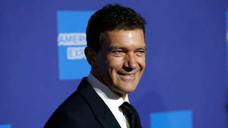 "Estoy curado": Antonio Banderas supera el coronavirus y lo celebra con una foto épica