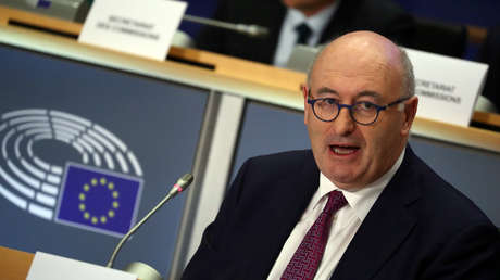 Dimite el comisario de Comercio europeo tras ser acusado de violar las reglas contra el coronavirus por asistir a una cena con más de 80 personas