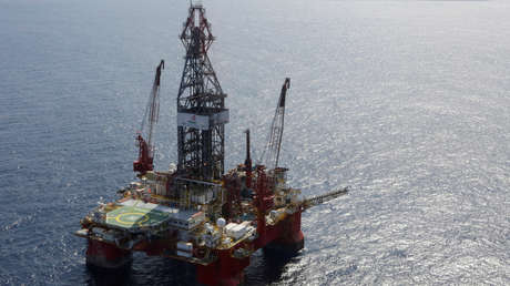 Compañías petroleras en EE.UU. recortan en 84 % la producción de crudo en el Golfo de México por el huracán Laura