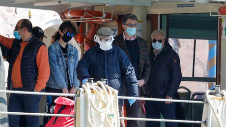 VIDEO: Un turista es expulsado de una embarcación en Venecia por negarse a usar barbijo