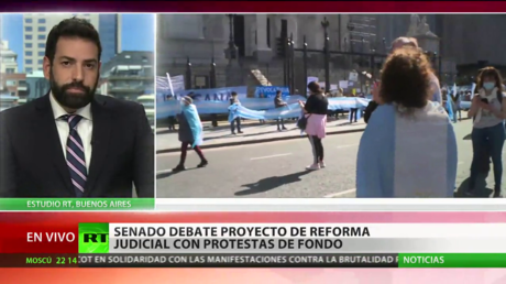 Con protestas de fondo debate el Senado de Argentina el proyecto de reforma judicial