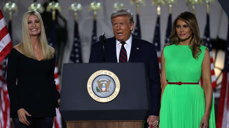 VIDEO: La "mirada de la muerte" de Melania Trump a Ivanka hace arder las redes