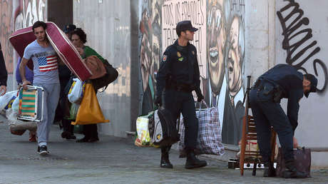 "Desconfiad de las historias de la tele": El hilo viral de Twitter en el que un juez desmonta los bulos alarmistas sobre los 'okupas' en España