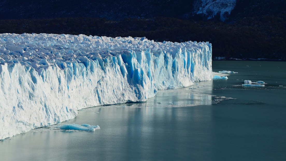 Descubren canales en el fondo marino debajo de un glaciar antártico del tamaño de Gran Bretaña
