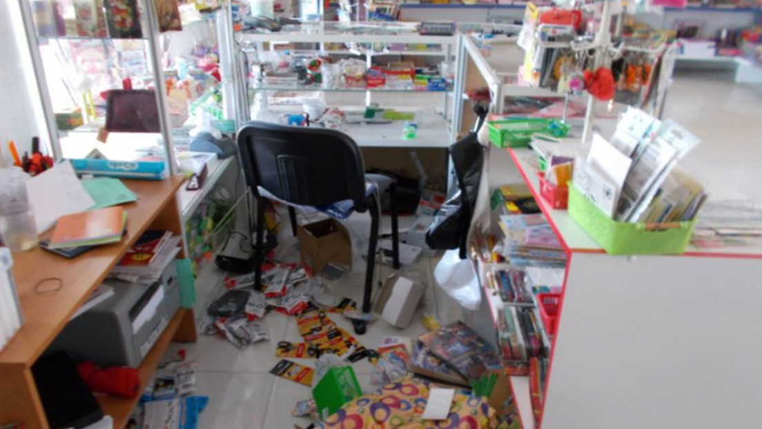 Un ladrón roba una caja fuerte y reparte el dinero entre personas necesitadas