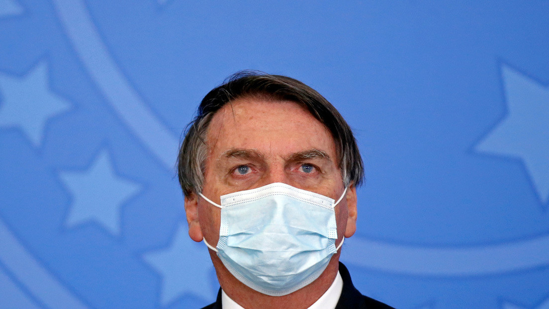 "Hasta 2022 está prohibido mencionar Renta Brasil": Bolsonaro suspende el plan social que le permitió mejorar su popularidad