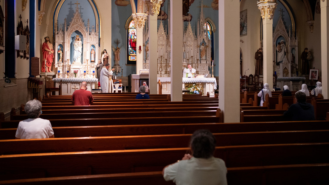 Un pastor de EE.UU. que rechazaba el uso de la mascarilla termina hospitalizado con covid-19