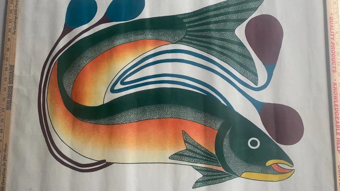 Compran una casa vieja y descubren una valiosa colección de arte esquimal en su interior