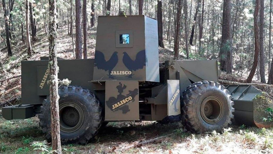 FOTOS: Muestran la "máquina monstruo del Grupo Élite Cártel Jalisco Nueva Generación" y otros blindados de sus integrantes en México