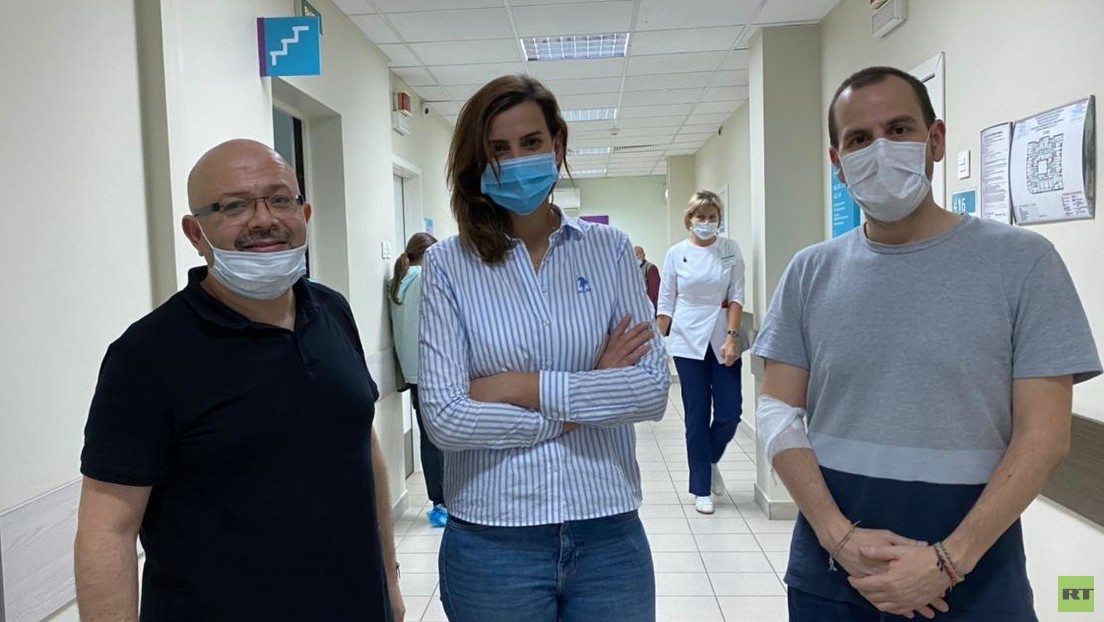 Empleados extranjeros de RT se someten a un examen médico para participar como voluntarios en la fase 3 de los ensayos de Sputnik V