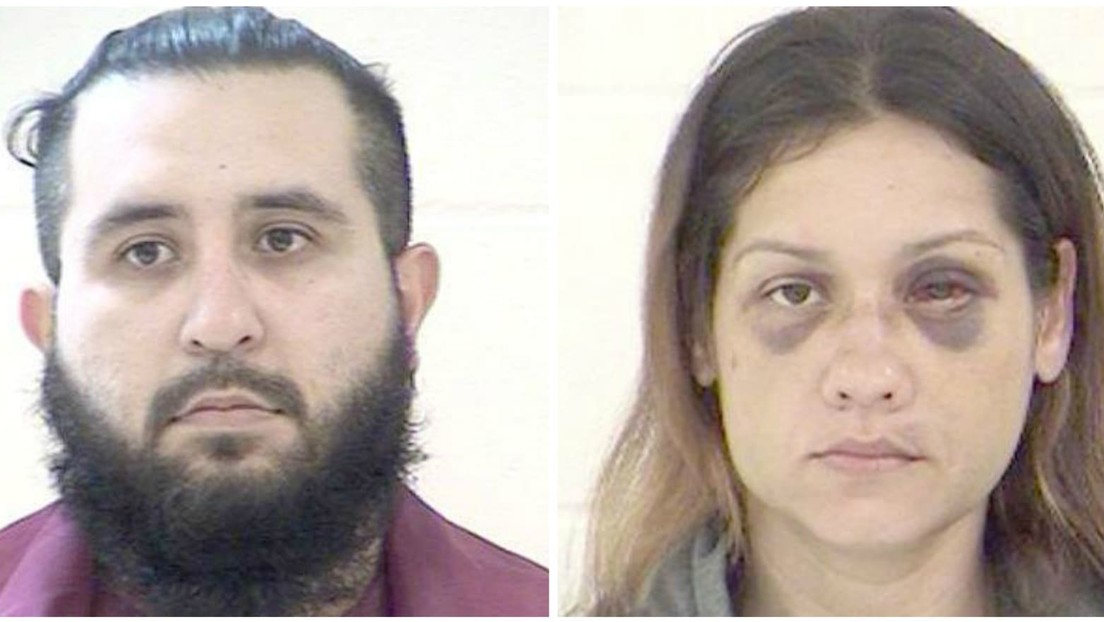 Mata al amante de su mujer y la obliga a decapitar el cadáver