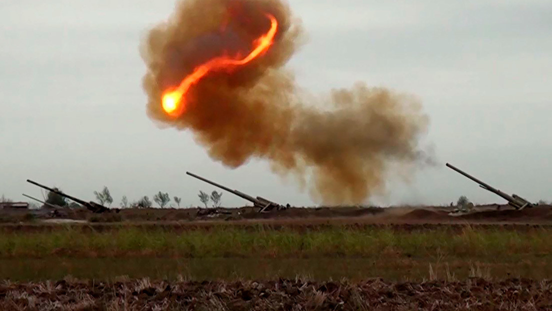 El Ministerio de Defensa de Azerbaiyán afirma que atacó el cuartel militar armenio en Nagorno Karabaj