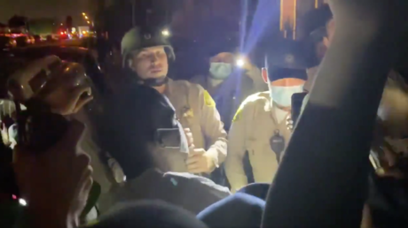 Policías matan a tiros en EE.UU. a un afroamericano al que trataban de detener por infringir las normas de tráfico en bicicleta