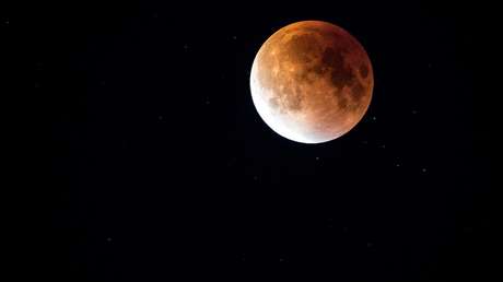 Llega la 'luna de maíz': ¿cuándo se podrá ver el último plenilunio del verano?