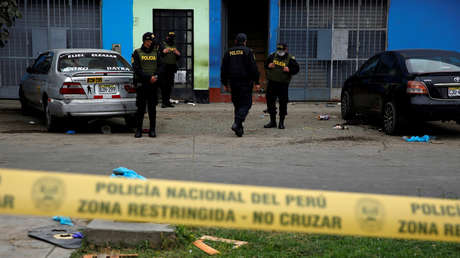 Nuevo video desmiente la versión policial de la tragedia en la discoteca de Lima y demuestra que la entrada fue cerrada por un agente