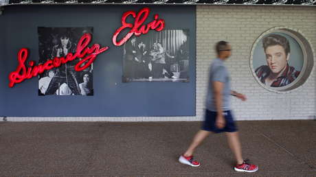 Pintan grafitis de 'Black Lives Matter' en la casa de Elvis Presley en Memphis (FOTOS)