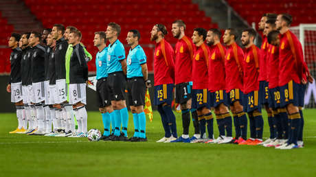 Una foto viral del partido Alemania-España desata la polémica y los internautas la relacionan con el desarrollo del covid-19