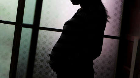 Una joven abandona a su bebé recién nacida en la calle en una bolsa de plástico (FOTOS)