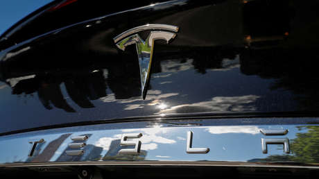 Las acciones de Tesla sufren una caída de más del 21 %, la peor de su historia