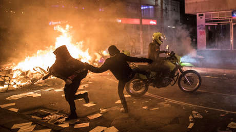 Malestar social acumulado y pedidos de reforma policial: Lo que destapa el caso de Javier Ordóñez en Colombia