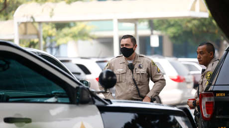 Los Ángeles ofrece 100.000 dólares por información sobre el sospechoso de disparar a dos policías