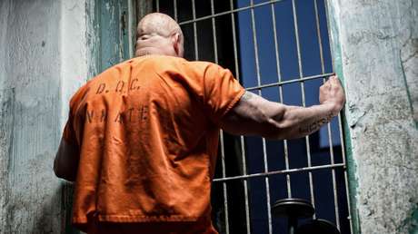 Liberan a un hombre inocente que pasó 37 años en prisión acusado de violar y asesinar a una mujer en EE.UU.