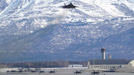 EE.UU. despliega un número sin precedentes de cazas de quinta generación cerca de la fronetra con Rusia en Alaska