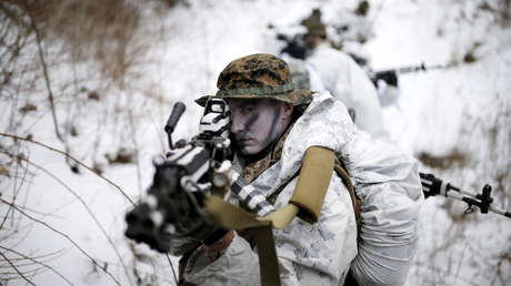 FOTO: Las tropas especiales del Ejército británico estrenan un kit de camuflaje de invierno casi imposible de detectar