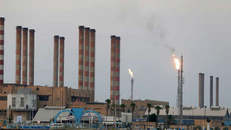 El ministro de Petróleo iraní asegura que EE.UU. libra una "guerra sin sangre" contra su país al imponer sanciones sobre la exportación de crudo