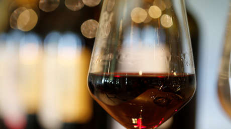 VIDEO: Más de 50.000 litros de vino 'inundan' una bodega en España tras dañarse un depósito