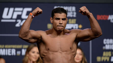 FOTO: Paulo Costa publica una imagen sosteniendo la cabeza decapitada del campeón de la UFC Israel Adesanya horas antes de su pelea por el título