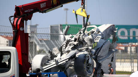 VIDEO: Un choque entre dos bólidos en la Fórmula 2 deja un incendio y obliga a terminar la carrera