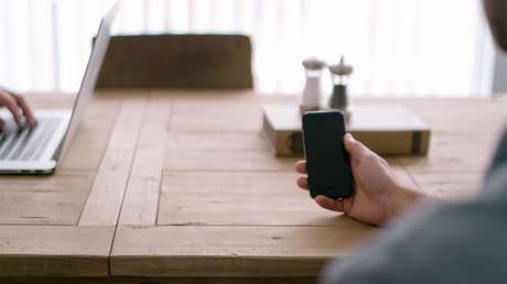 Apuñala a su madre porque le envió un mensaje diciéndole que creciera y encontrara un trabajo