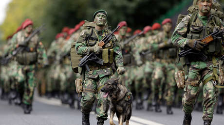 Portugal prohíbe entre sus militares expresiones como "pareces una niña" o "pórtate como un hombre"
