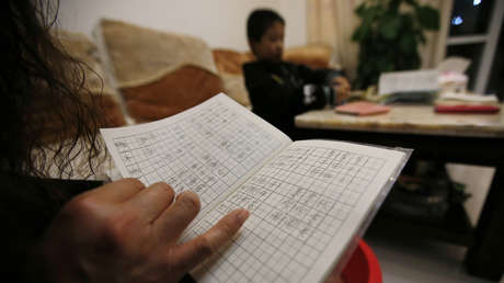 Un padre sufre un infarto en China mientras explicaba en vano a su hijo cómo hacer su tarea de matemáticas