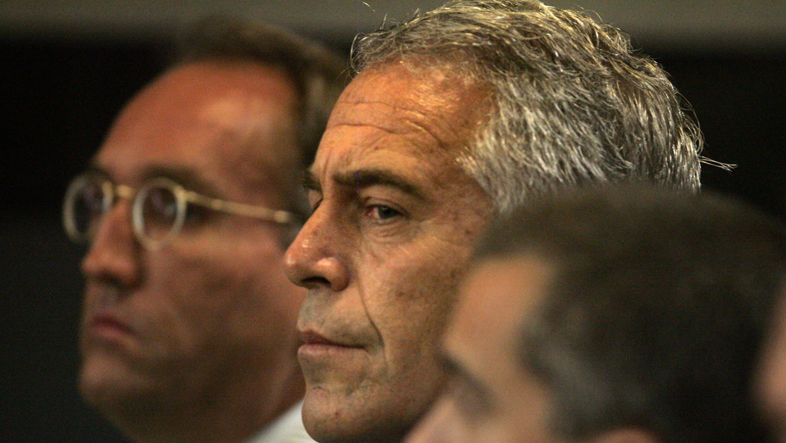 "Ella era el verdadero monstruo": una víctima sexual de Epstein cuenta cómo Ghislaine Maxwell la violó y asegura que ella estaba "detrás de todo"