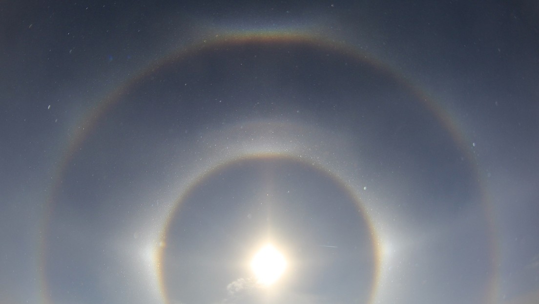 Un inusual fenómeno de 'tres soles' ilumina el cielo de una ciudad china (VIDEO)