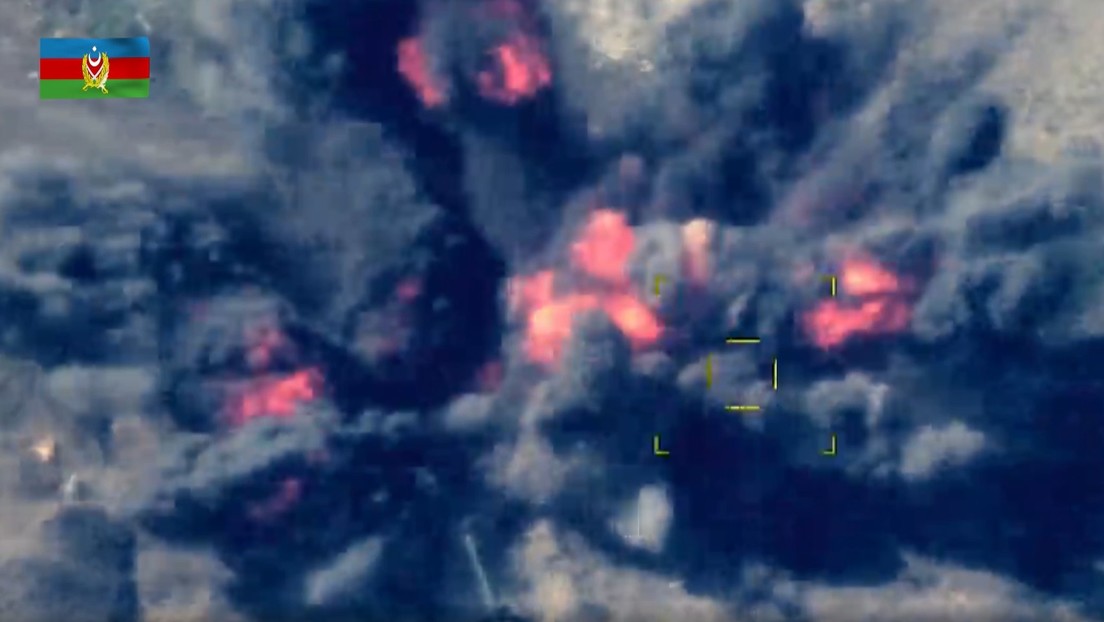 VIDEO: Azerbaiyán destruye con una serie de ataques aéreos "las unidades de artillería y el puesto de mando" de Armenia